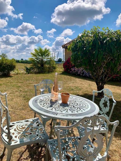 Comfortable Countryside Access To Jacuzzi