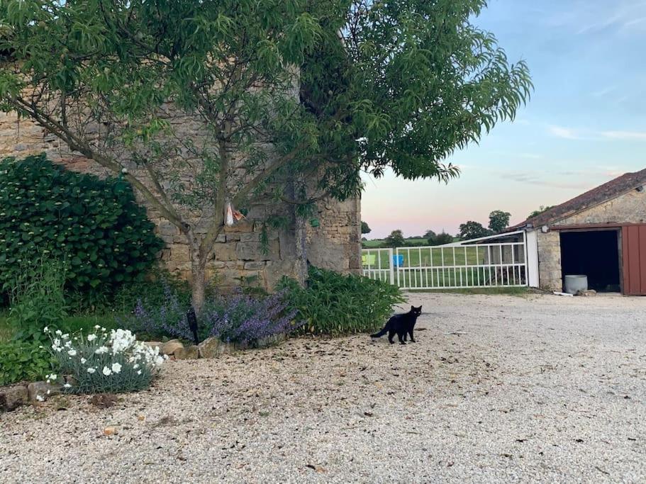 Comfortable Countryside Access To Jacuzzi Hébergement de vacances Asnois (Vienne)